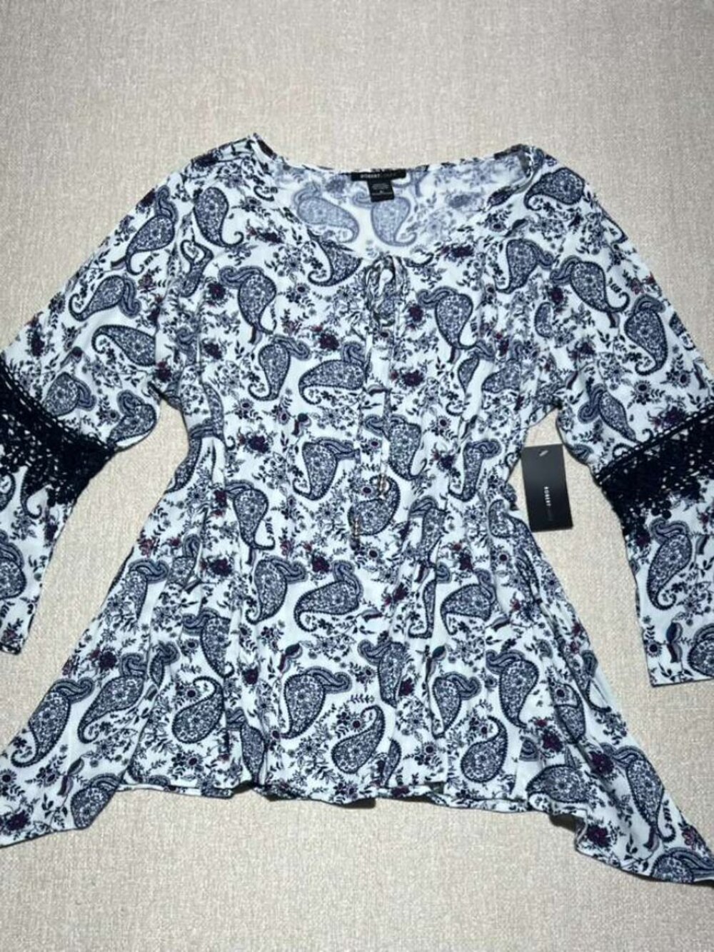 Boho Paisley Bell Sleeve Flowy Tunic Top XL NWT - Picture 7 of 7